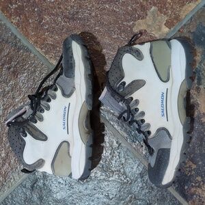 Salomon Womens Size 8 Hiking Shoes - Contagrip Gore Tex Sneakers YS8 Hiking Boot